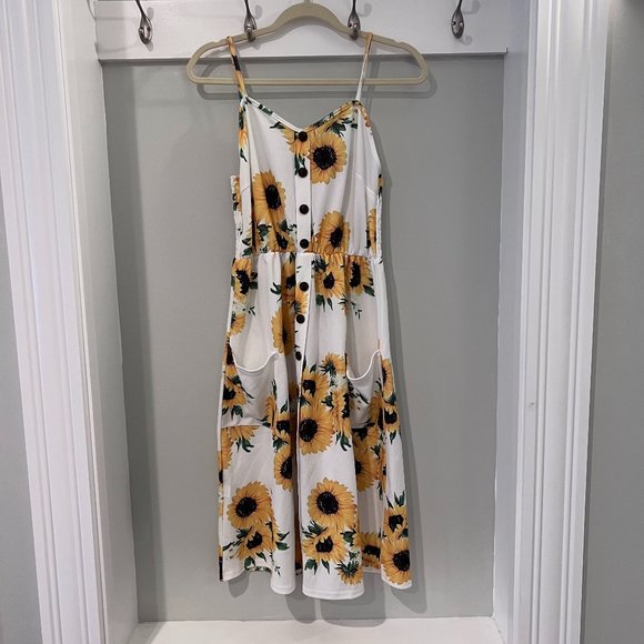 Dresses & Skirts - NWT Sunflower Button-Down Midi Dress